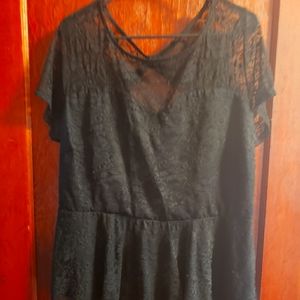 Lacey Sweetheart Peplum Top